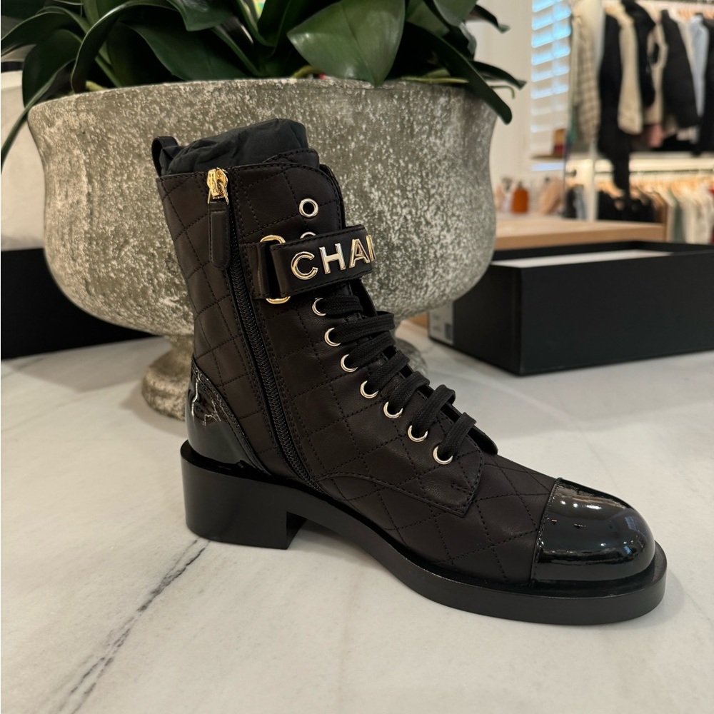 Chanel lace up combat boots - Picture 2 of 6